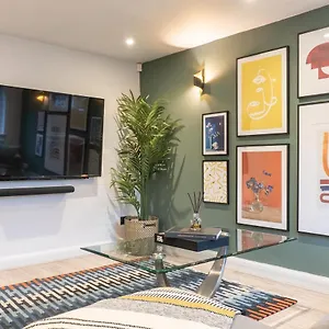https://the-coach-house-harrogate.yorkshirehotels.net
